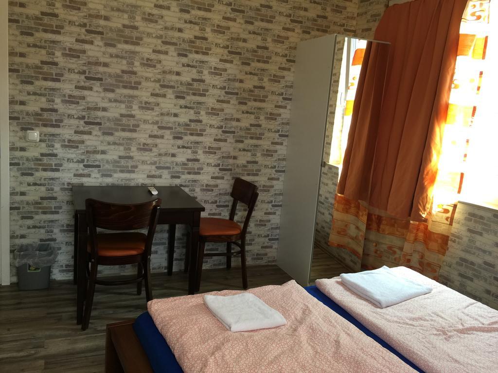 Pension Santorini Lubeck Exterior photo